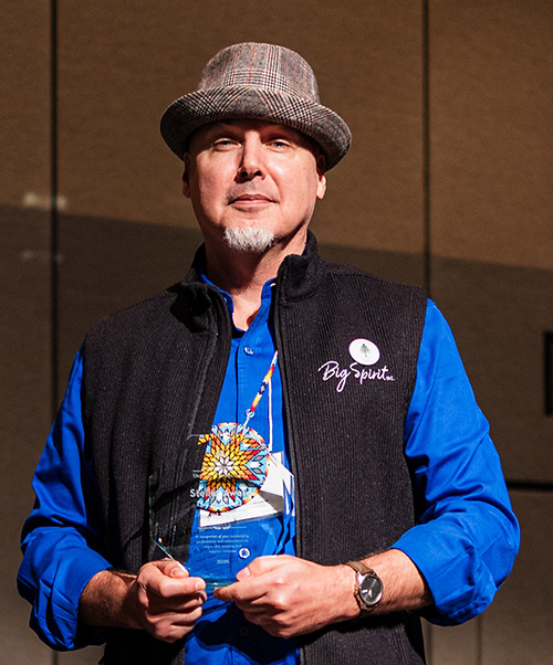 Big Spirit Inc. receives the Stellar Award from the University of Minnesota’s Office for Supplier